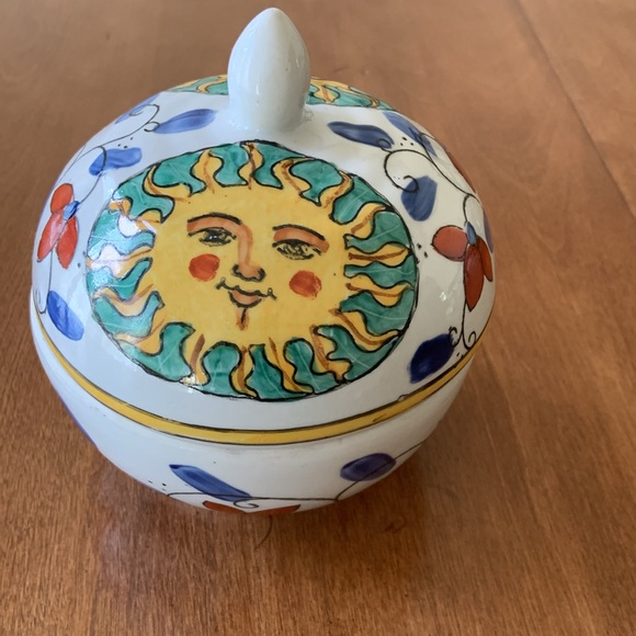 Vintage sunburst small ceramic bowl with lid - Picture 7 of 9